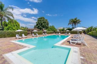 Pathos Retreat Pool and Garden - 9