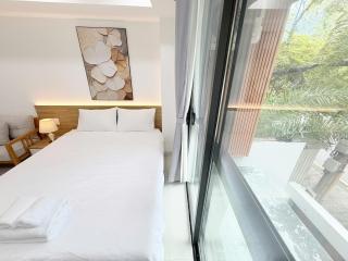 Spacious & Modern Studio w Kitchen Fox Living Suites - 5