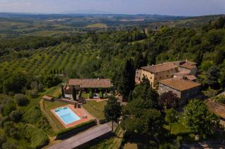 Tuscan Apartment With Fantastic Views In Iano - 8