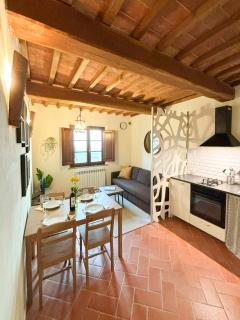 Tuscan Apartment With Fantastic Views In Iano - 6