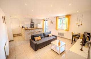 Lisa - Spacious Terrace Ground floor - by Tgb - 0