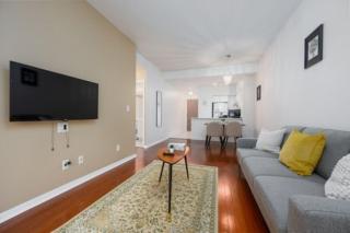 1 Bedroom Condo in Downtown Toronto - 2
