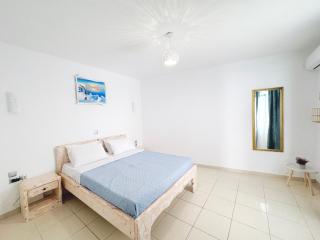 Almond Deluxe Home - Fira Center - 8