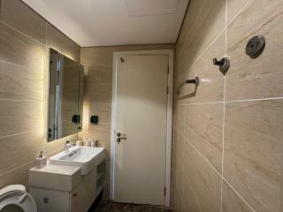 Calmstay D'Capitale C2 Modern Apt near Vincom Trần Duy Hưng City View - 5