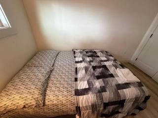 Vancouver Downtown Cozy Room Near FIFA Stadium - Free Parking & Fast Wi-Fi - 3