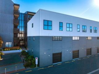 Spacious Inner City Townhouse - Sleeps up to 10 - 4