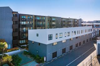 Spacious Inner City Townhouse - Sleeps up to 10 - 2