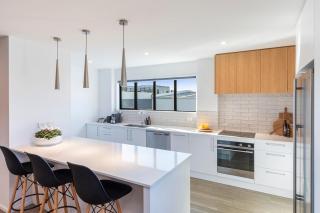 Spacious Inner City Townhouse - Sleeps up to 10 - 1