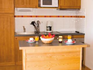 Spacious Mountain Apartment for 8 - 2