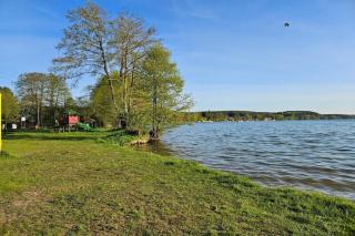 Holiday villa with a garden, close to the lake - 1