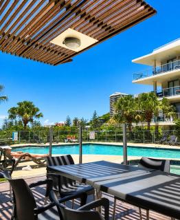 Burleigh Heads Beachside Swell Apartments 2 Bdms - 3
