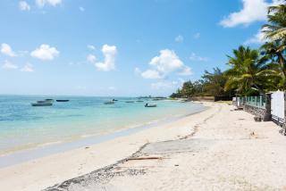 Quaint tropical villa with pool in Grand Gaube - 9