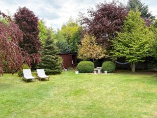 Classic Wooden House With Private Garden Near Sea - 9