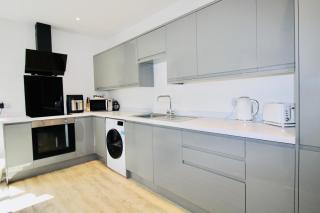 Penthouse new 2 bed 2 apartment - 4