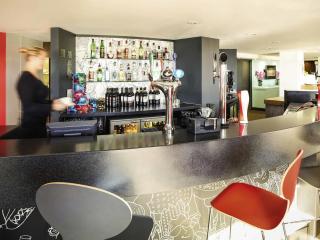 Ibis London Luton Airport - Luton - 2