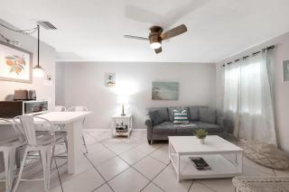 Beach Apart by Dream Vacation unit 3 - West Palm Beach - 6