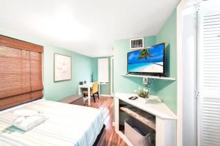 Miami Cottage by Dream Vacation - 4