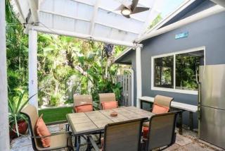 Peacock Villa 2 by Dream Vacation - 6