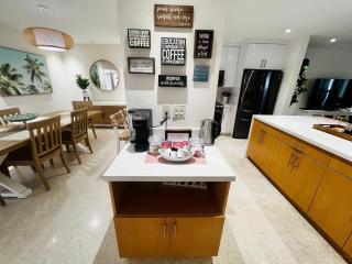Seahorse Villa 2 by Dream Vacation - 4
