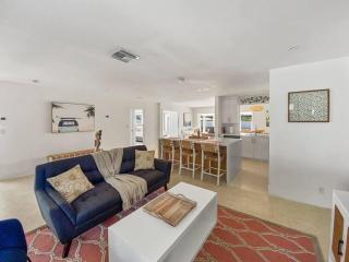 Seahorse Villa 2 by Dream Vacation - 1