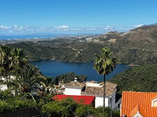 Lake Istan Serenity Villa Near Marbella golf - 7