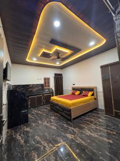 Krishnapriya Stays Vrindavan - 0