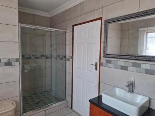 CE Guesthouse - 6