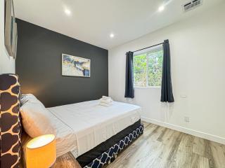 4BR Townhouse in Mid City -CR3 - 6