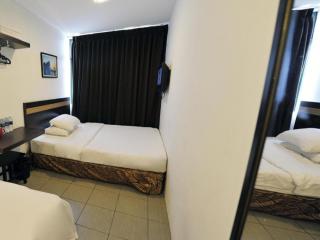 Place2Stay @ RH Plaza Hotel - 4