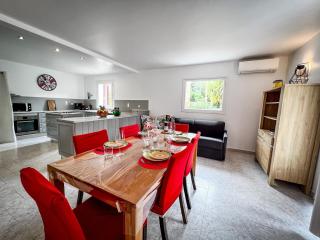 Shirley - Villa for 10 Pool Terrace - by TGB - 5