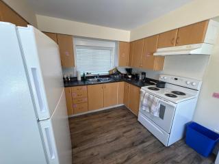 Vancouver Budget Private Room - 7 min from FIFA Stadium, Free Parking - 5