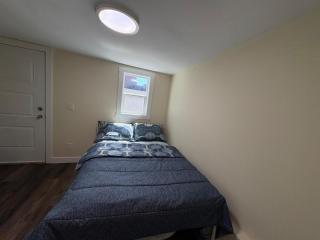 Vancouver Budget Private Room - 7 min from FIFA Stadium, Free Parking - 3