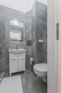 Walk to Old Town Flat, Kitchen, new bathroom - 2
