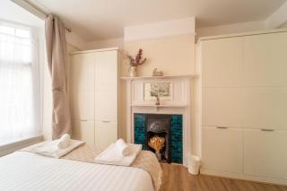 A Spacious, Modern City Centre Retreat in the Heart of Worcester - 1