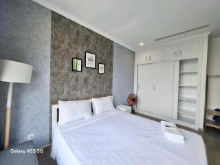 Vinhome central park 2 bedroom apartment - 5