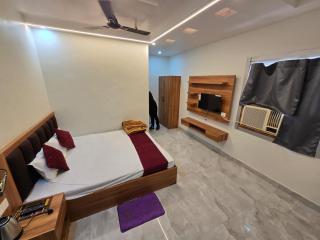 Rudra Guest House - 1