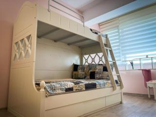 Seaside Garden Loft - 2