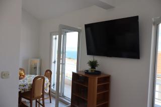 Peaceful Island Apartment with Stunning Sea View - 6