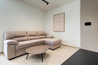 Luxury seafront homes opposite beach with WIFI and AC - 3