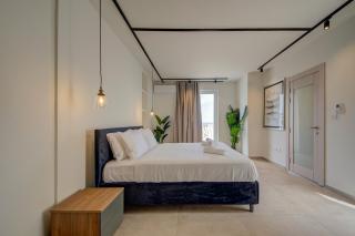 Luxury seafront homes opposite beach with WIFI and AC - 8