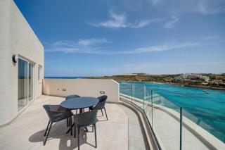 Luxury seafront homes opposite beach with WIFI and AC - 0