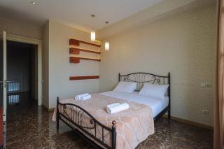 Central Tbilisi Apt near Rustaveli Avenue - Wehost - 7