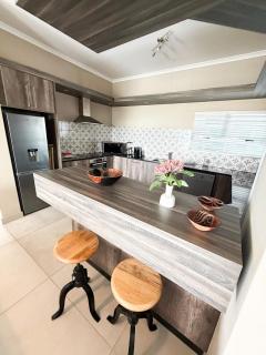Coastal Holiday Apartment - 7