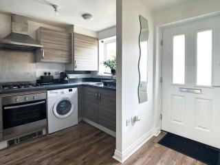 Cozy 2 Bed house Sleeps 6 with private Garden - 6