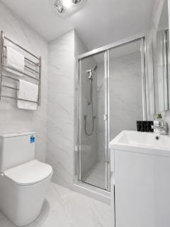 Modern 3BR 2BA Home w Workspace Near Airport - 4