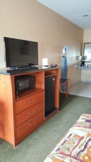 Budgetel Inn and Suites - Hearne - 7
