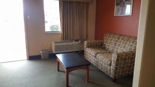 Budgetel Inn and Suites - Hearne - 9