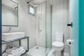 Arya Hotel - 1