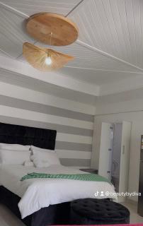 Yoleni selfcatering apartment - 4