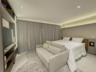 FR1103B Estúdio moderno com cama king e garagem - 9